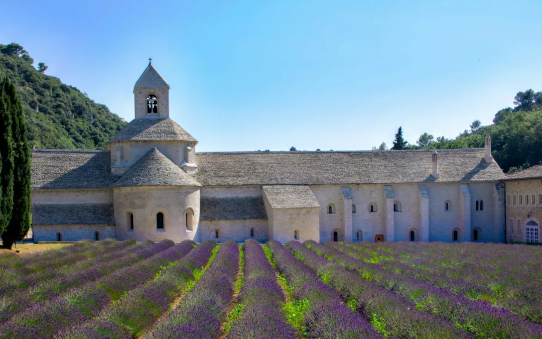Abbaye de Sénanque, un joyau de l’architecture cistercienne
